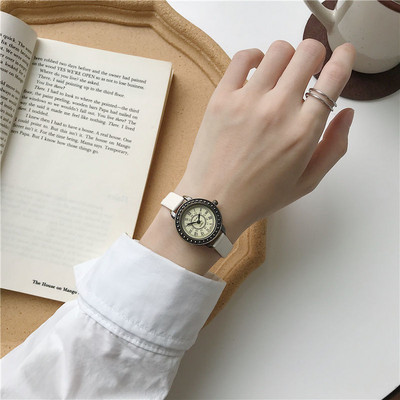 Ceas rotund model nou pentru femei