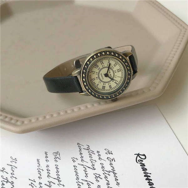 Ceas rotund model nou pentru femei