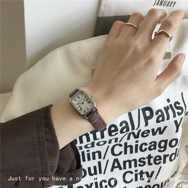 Γυναικείο κομψό ρολόι με δερμάτινο λουράκι, νέο μοντέλο