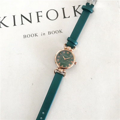 Čist ženski sat u raznim bojama