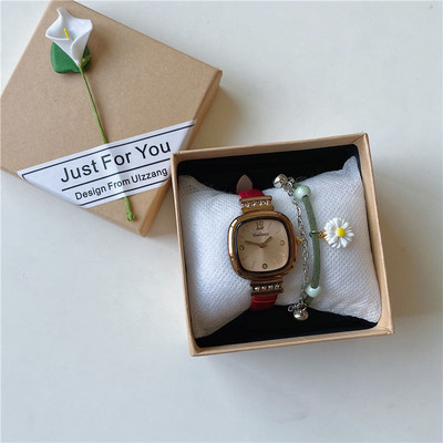 Κομψό ρολόι με δερμάτινο λουράκι και διακοσμητικές πέτρες για γυναίκες