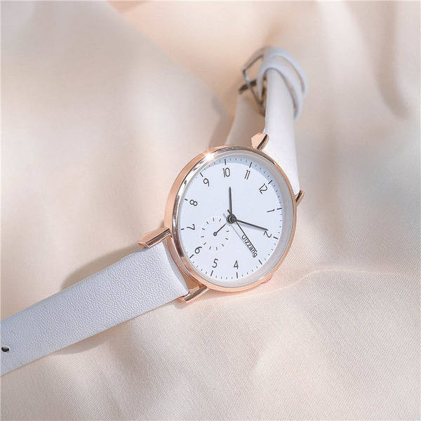 Vandeniui atsparus moteriškas laikrodis su odiniu dirželiu