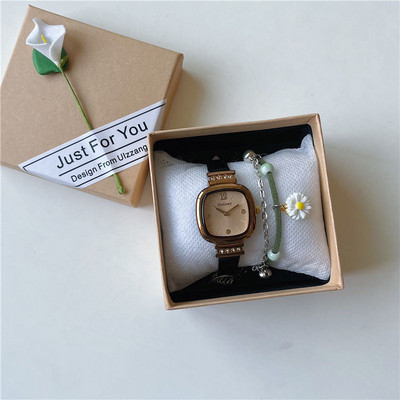 Νέο μοντέλο γυναικείο τετράγωνο ρολόι με δερμάτινο λουράκι