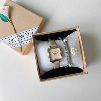 Puhta mudeliga naiste kandiline käekell