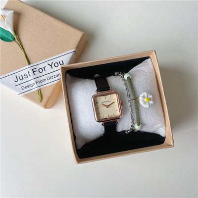 Puhta mudeliga naiste kandiline käekell