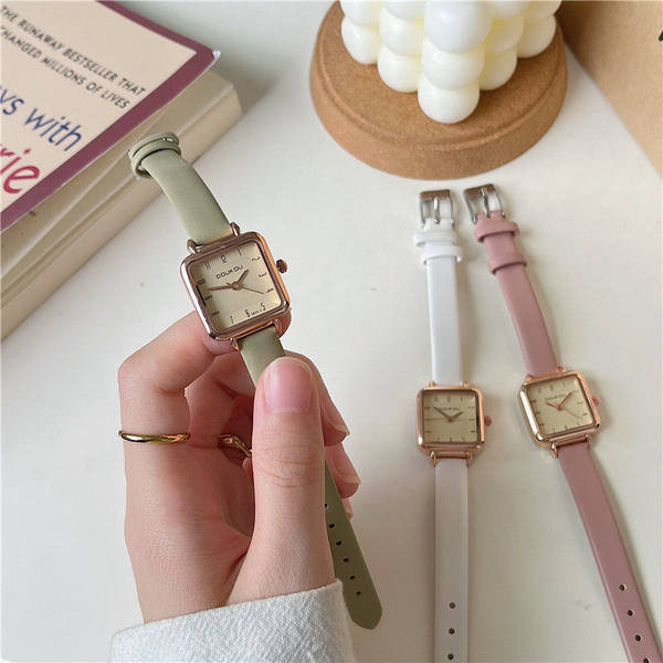 Puhta mudeliga naiste kandiline käekell