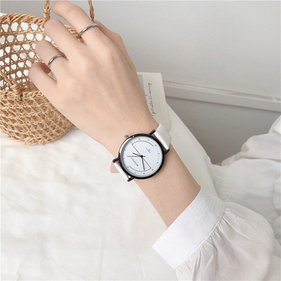 Casual ženski sat - okruglog oblika