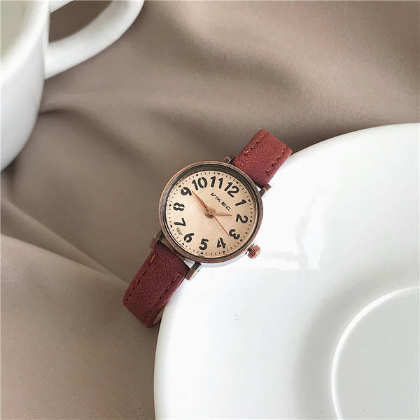 Vintage στρογγυλό ρολόι με δερμάτινο λουράκι για γυναίκες