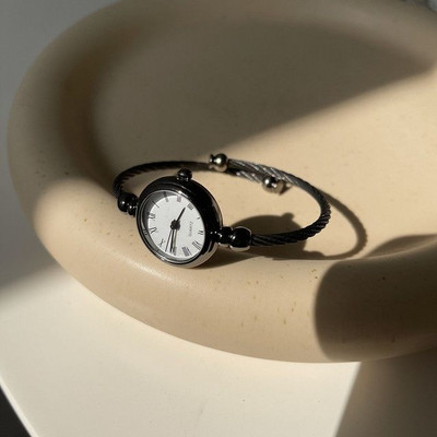 Γυναικείο ρολόι τύπου casual βραχιόλι