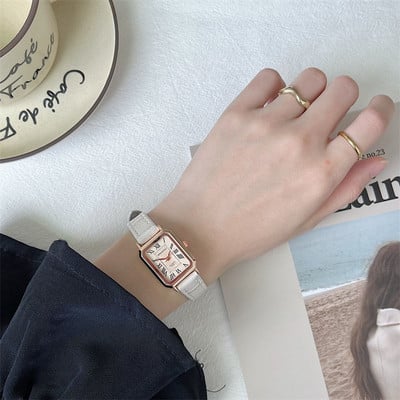 Moodne naiste käekell õhukese nahkrihmaga