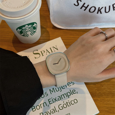 Ženski sat - kvadratnog oblika