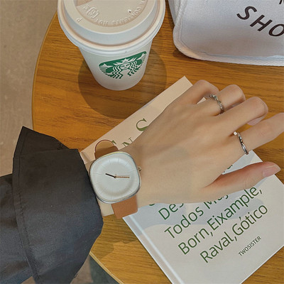 Ženski sat - kvadratnog oblika