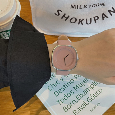 Ženski sat - kvadratnog oblika