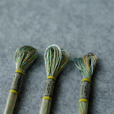 Pachet de 3 bucăți pe culoare Artă 317W, luciu ridicat, ață de broderie metalică, ață de cusătură în cruce, 8 metri fiecare frișcă