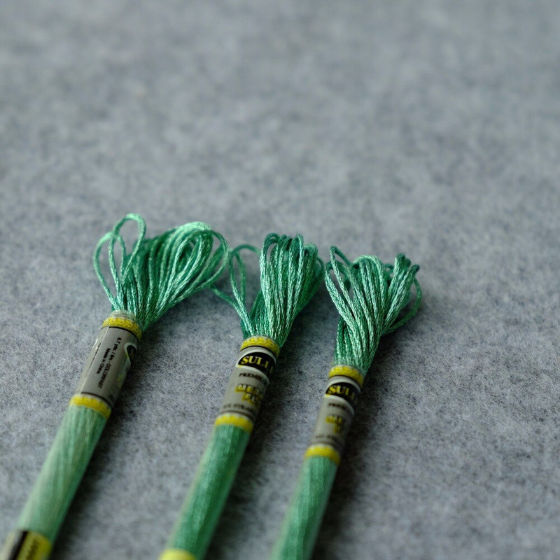 Pachet de 3 bucăți pe culoare Artă 317W, luciu ridicat, ață de broderie metalică, ață de cusătură în cruce, 8 metri fiecare frișcă