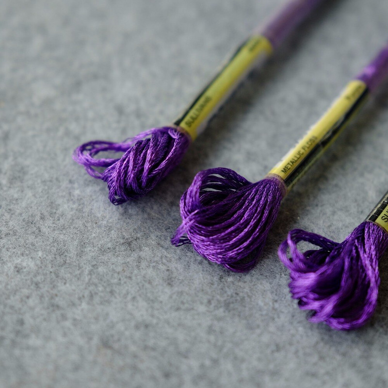 Pachet de 3 bucăți pe culoare Artă 317W, luciu ridicat, ață de broderie metalică, ață de cusătură în cruce, 8 metri fiecare frișcă