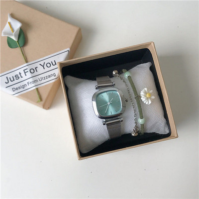 Κομψό λεπτό ρολόι σε ασημί χρώμα