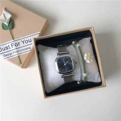 Κομψό λεπτό ρολόι σε ασημί χρώμα