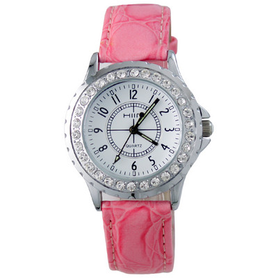 Nahast rihma ja dekoratiivkividega uus mudel naiste käekell