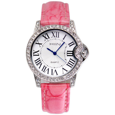 Nahast rihma ja dekoratiivkividega uus mudel naiste käekell