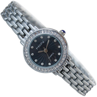 Μοντέρνο γυναικείο ρολόι με πέτρες και μεταλλικό λουράκι