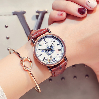 Ρετρό κομψό γυναικείο ρολόι με δερμάτινο λουράκι