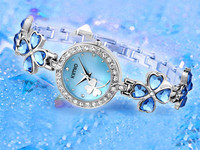 Ασημένιο χρώμα ρολόι με διακοσμητικές πέτρες