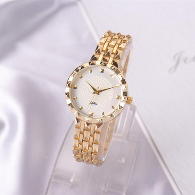 Κομψό ρολόι χαλαζία με μεταλλικά στοιχεία