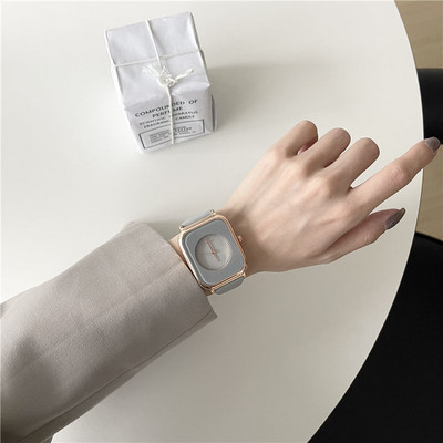 Ženski četvrtasti sat sa remenom od eko kože