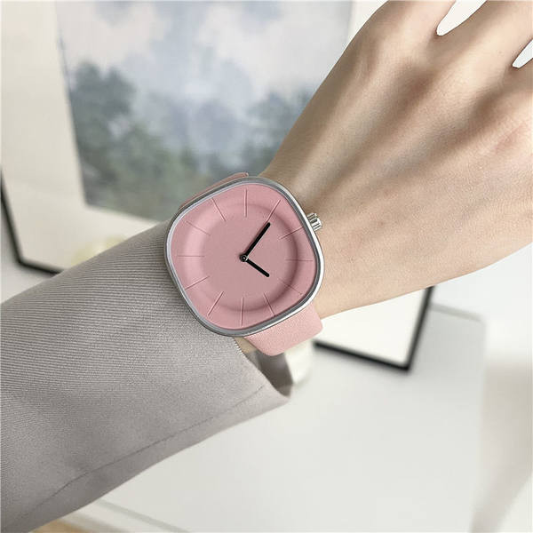 Ženski četvrtasti sat sa remenom od eko kože