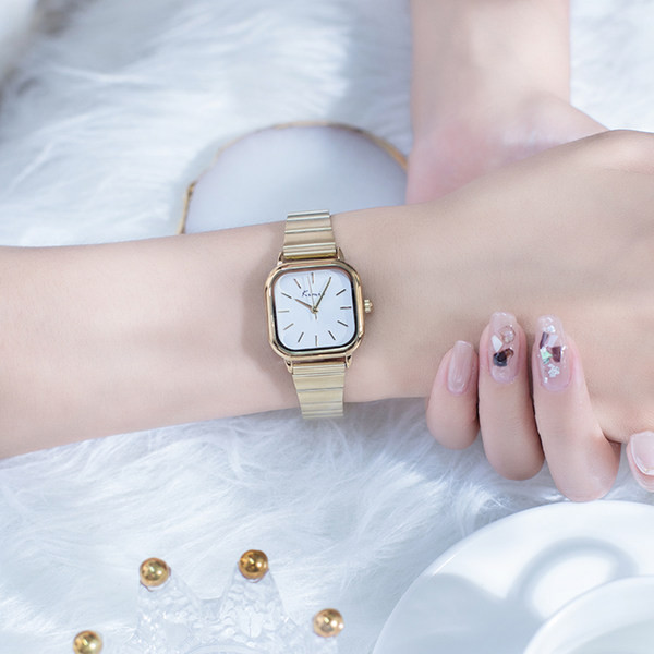 Moodne metallist lukuga naiste käekell - ruudu kuju