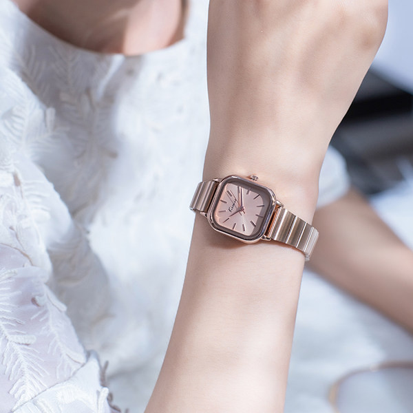 Moodne metallist lukuga naiste käekell - ruudu kuju