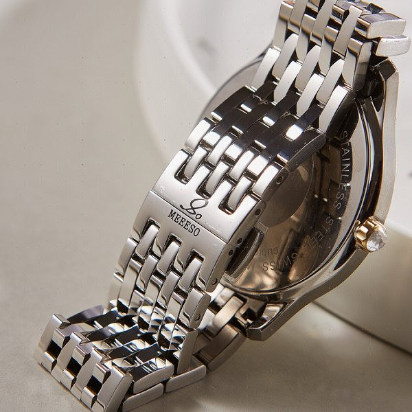 Metallist rihmaga naiste käekell