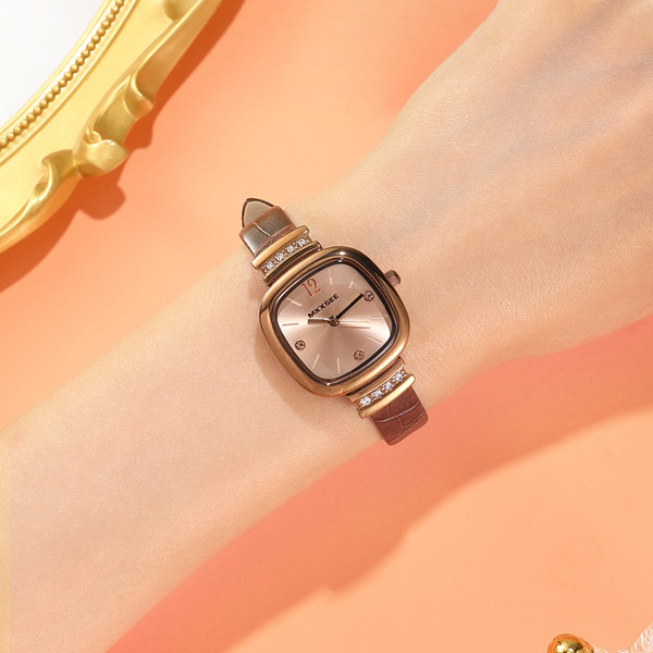 Ceas de dama cu curea din piele