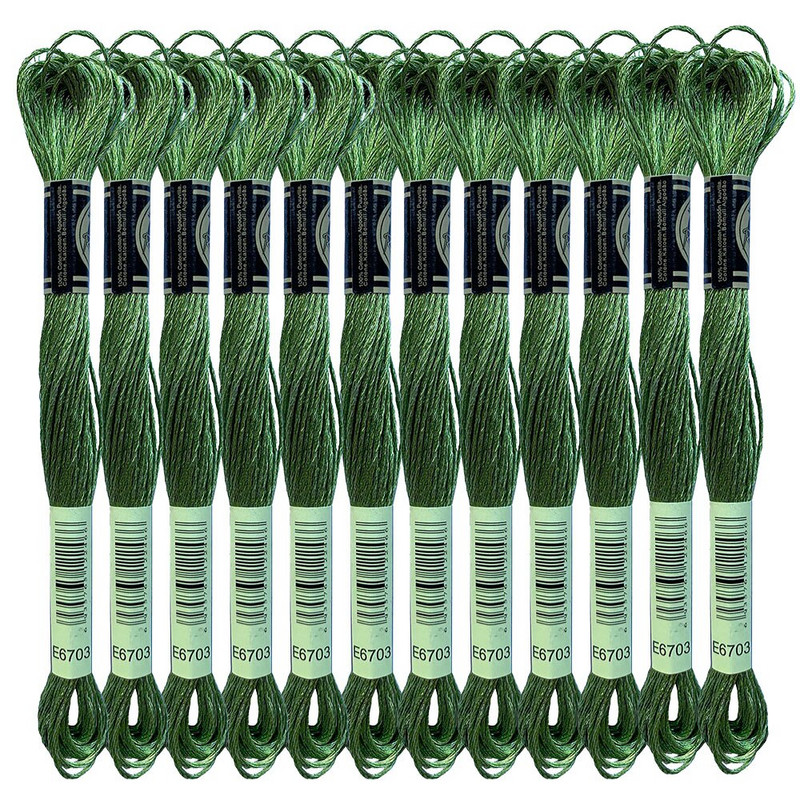 Jewel Effects 12 haruga jagatavad metallist tikkimisniidiga ristpistes niidid, 8,7 jardi, 15 erinevat värvi komplekt