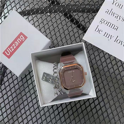 Retro ženski sat četvrtastog oblika sa silikonskim remenom