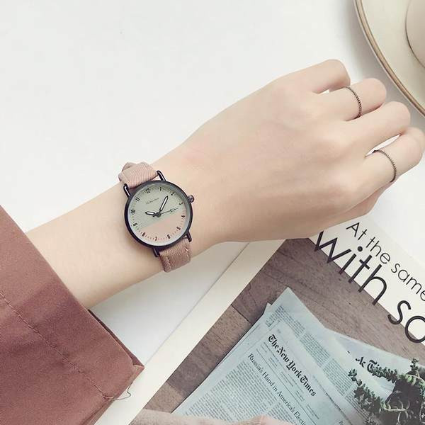 Naiste retro ümmarguse sihverplaadiga käekell