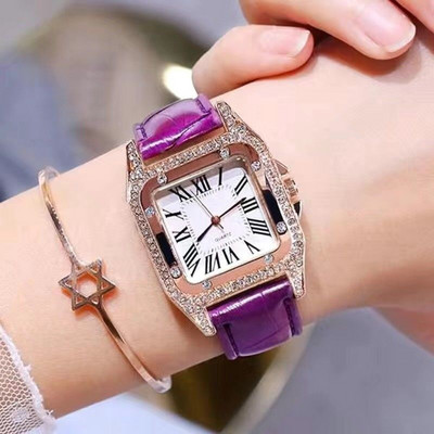 Elegants pulkstenis ar akmeņiem un romiešu cipariem