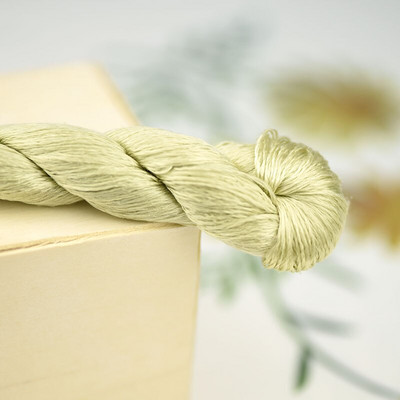 šilko siuvinėjimo siūlai / 100% šilko siūlai / siuvinėjimas rankomis siuvinėti kryželiu / pelėsiai žalia / 8 gradiento spalva