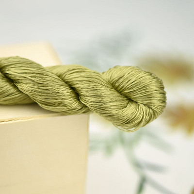 šilko siuvinėjimo siūlai / 100% šilko siūlai / siuvinėjimas rankomis siuvinėti kryželiu / pelėsiai žalia / 8 gradiento spalva