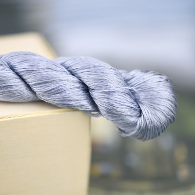 siidist tikkimisniit / 100% siidist niit /käsitsi tikkimine ristpistes / ftalosinine / 8 puhast värvi