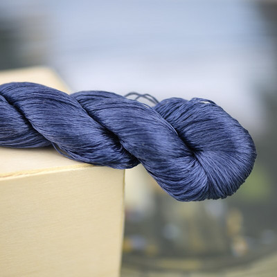 siidist tikkimisniit / 100% siidist niit /käsitsi tikkimine ristpistes / ftalosinine / 8 puhast värvi