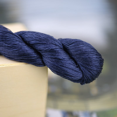 siidist tikkimisniit / 100% siidist niit /käsitsi tikkimine ristpistes / ftalosinine / 8 puhast värvi