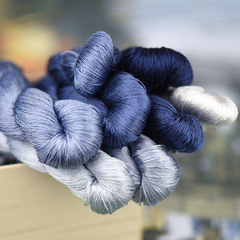 siidist tikkimisniit / 100% siidist niit /käsitsi tikkimine ristpistes / ftalosinine / 8 puhast värvi