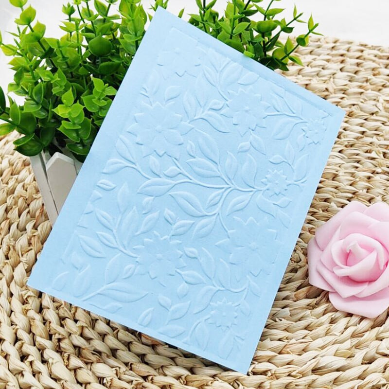 2022. Nova 3D reljefna ploča za utiskivanje lišća i cvijeta koristi se za postupak utiskivanja „uradi sam“ za izradu pozadine uzorka za čestitku Scra