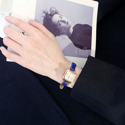 Γυναικείο τετράγωνο ρολόι - με δερμάτινο λουράκι