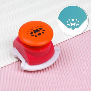 Νέο φανταχτερό ανάγλυφο γωνιακό χαρτί εκτύπωσης καρτών κοπής Λεύκωμα αποκομμάτων σε σχήμα μικρής ανάγλυφης συσκευής Hole Punch Kids Handmade Craft