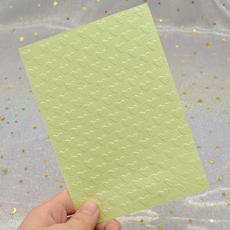 3D-südamemustriga reljeefsed kaustad isetegemiseks väljalõigete tegemiseks paberkaartide valmistamiseks plastmassist reljeefse mustri šabloon