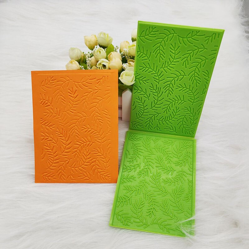 2022. aasta uut 3D reljeefset dendriitreljeeftahvlit kasutatakse isetehtud reljeeftrükkimise protsessis, et muuta mustritaust õnnitluskaardi jäägid