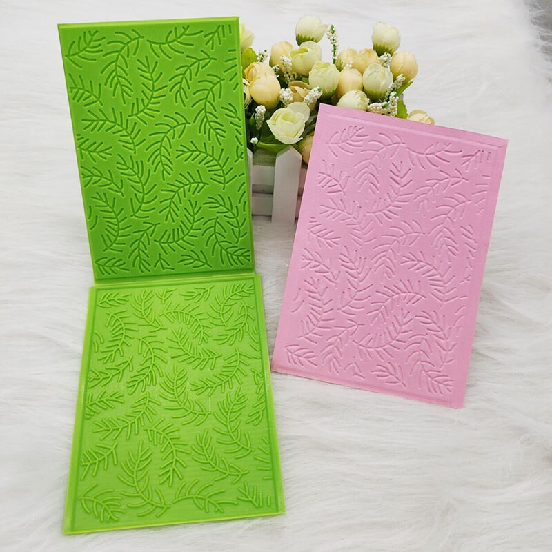 2022. aasta uut 3D reljeefset dendriitreljeeftahvlit kasutatakse isetehtud reljeeftrükkimise protsessis, et muuta mustritaust õnnitluskaardi jäägid